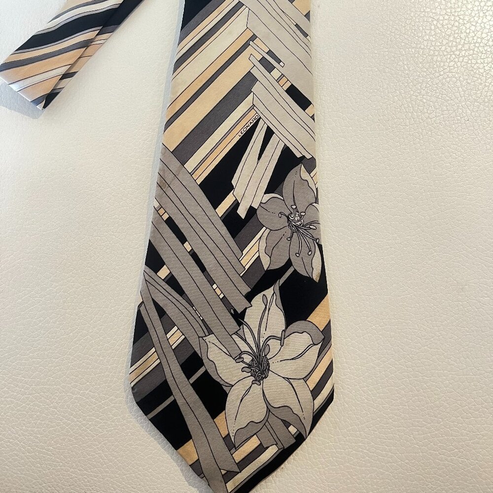 Leonard Paris Necktie Tie Silk Italy Vibrant Black beige Floral
